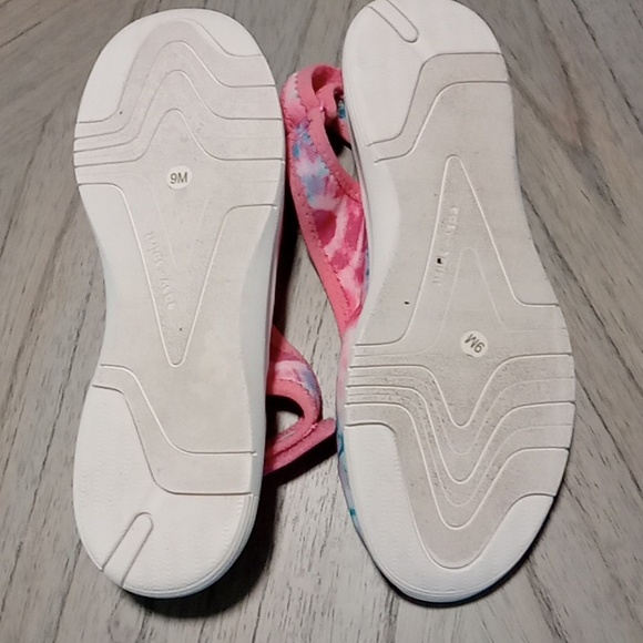 Easy-Spirit Summer shoes. - Picture 3 of 6